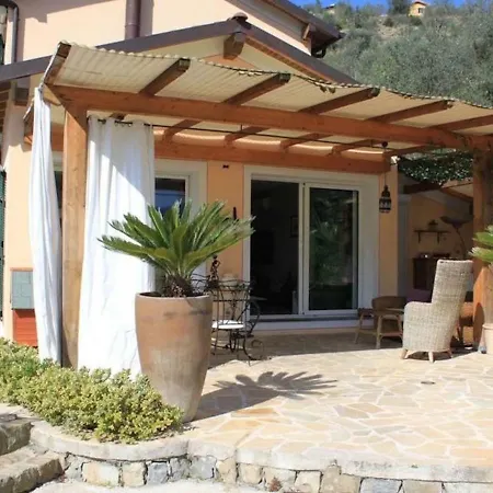 Lenivada Villa *